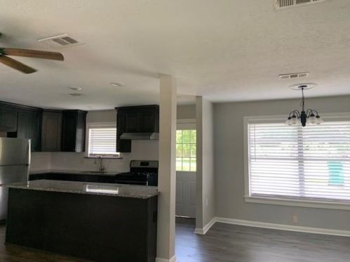 1000 Thomas Ave, Conroe TX  77301-1761 exterior