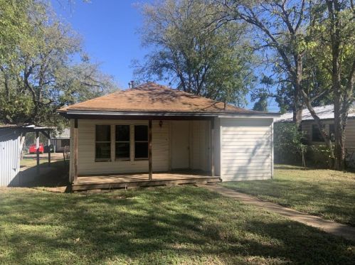 1307 Joslin St, Cleburne TX  76033-5219 exterior