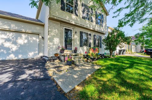 828 Whitehead Dr, Pataskala, OH 43062-7440