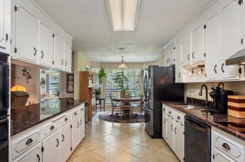 200 Ten Lake Dr, Defuniak Springs FL  32433-4506 exterior