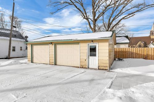 301 Broadway, Little Falls, MN 56345-1534