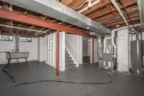 6135 36th St, Milwaukee WI  53221-4619 exterior