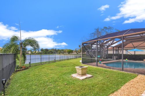 7219 Serrano Ter, Delray Beach FL  33446-2200 exterior