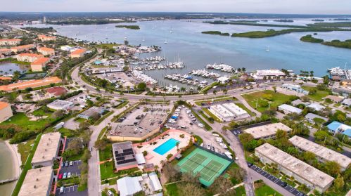 1176 Bayshore Dr, Fort Pierce FL  34949-3049 exterior