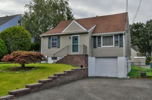 26 Grandview Dr, West Paterson, NJ 07424-2708