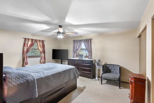 6822 Eastwood Trl, West Bend WI  53090-8912 exterior