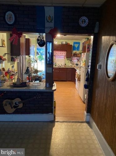 1210 Derry St, Harrisburg PA  17104-1024 exterior