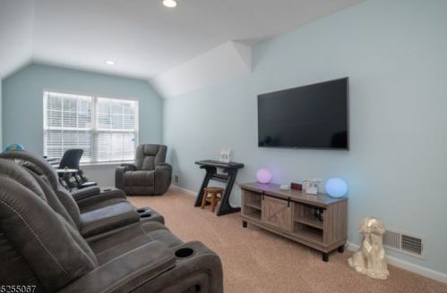 4 Evergreen Way, Mount Arlington NJ  07856-1377 exterior
