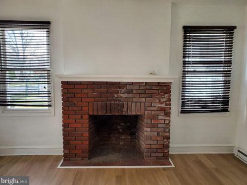 29 Bishop Holw Rd, Newtown Square PA  19073-3211 exterior