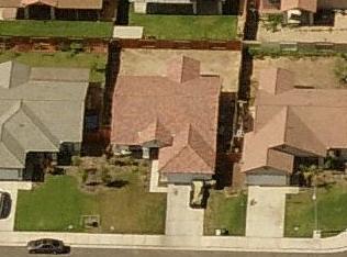 1204 Berkshire Rd, Bakersfield, CA 93307-7121