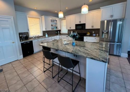 91 Bertrand Rd, Mount Arlington NJ  07856-1405 exterior