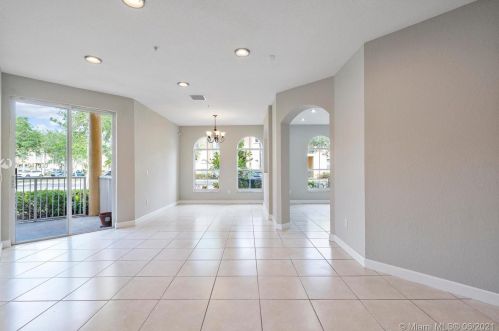 4341 160th Ave, Hollywood, FL 33027-5723