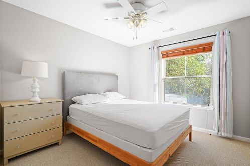 113 Estrada Dr, Mountain View CA  94043-5266 exterior