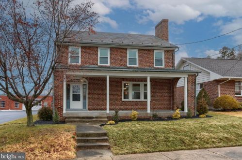 751 State St, Moselem, PA 19526-1230
