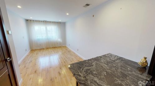 33 Berkshire Rd, Old Bridge NJ  08857-1601 exterior