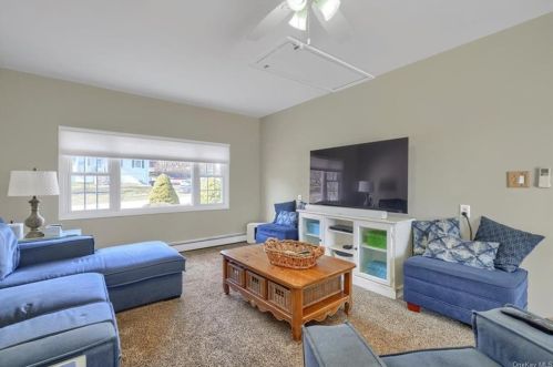 11 Hillside Ter, Monroe NY  10950-2515 exterior