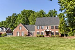 1701 Kensington Dr, Knoxville, TN 37922-6045