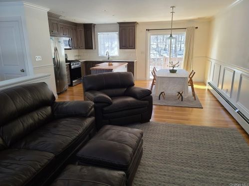 595 Mountain Rd, Port Jervis NY  12771-3165 exterior