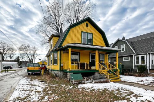 901 Howard St, Green Bay, WI 54303-1651