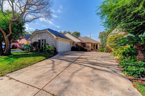 1911 Mayweather Ln, Richmond, TX 77406-1340