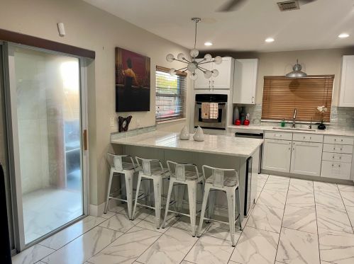 525 Billiar Ave, Fort Pierce FL  34983-8730 exterior