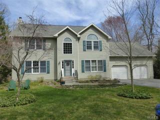 302 Lakeview St, Mahopac, NY 10541-3333