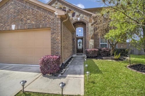 9706 Layton Ridge Dr, Humble, TX 77396-4322