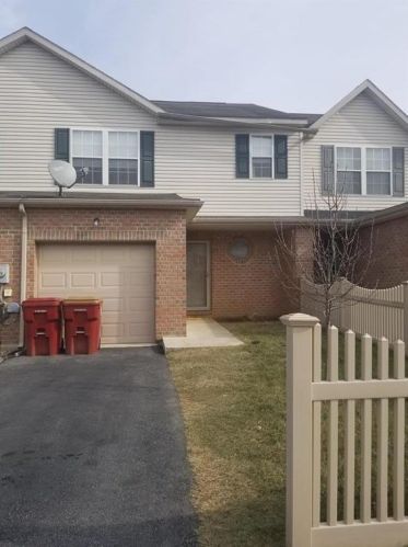 2560 Gillian Ln, Easton, PA 18040-5820