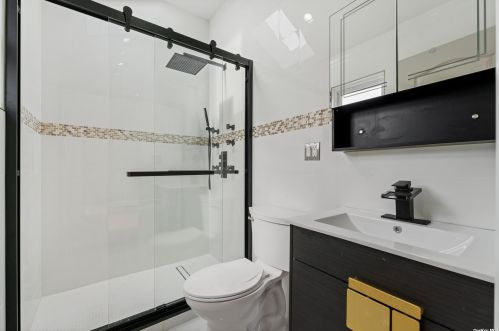 260-14 83rd Ave, Floral Park NY  11004-1604 exterior