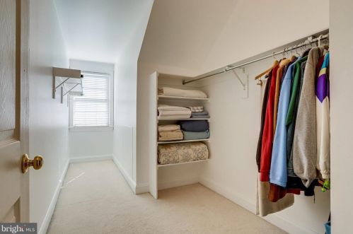 11406 Wild Bramble Way, Herndon VA  20194-1001 exterior