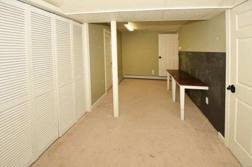 1 Jacobs Hill Rd, Ellington CT  06029-3117 exterior