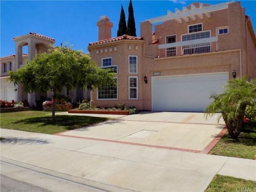21307 Thomas Dr, Long Beach, CA 90745-1607