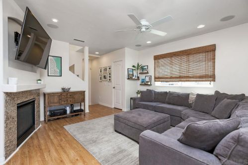1830 Hornblend St, San Diego, CA 92109-4537