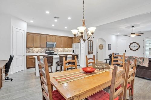 52090 Avenida Mendoza, La Quinta CA  92253-3296 exterior