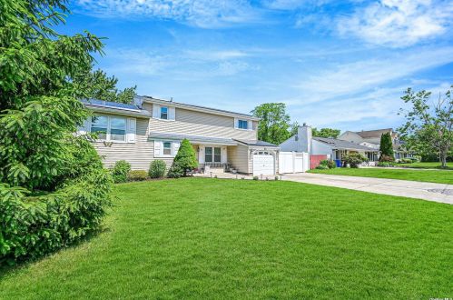 31 Continental Dr, South Setauket, NY 11720-1401