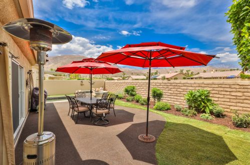 21 Florentina Dr, Rancho Mirage CA  92270-4804 exterior