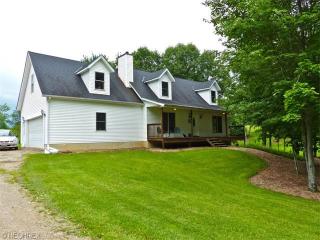 6676 River Rd, Geneva On The Lake, OH 44041-8392