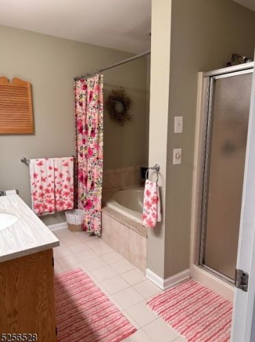 420 Chapman Ct, Hackettstown NJ  07840-1643 exterior