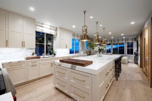 12 Tidal Surf, Newport Beach CA  92657-1905 exterior