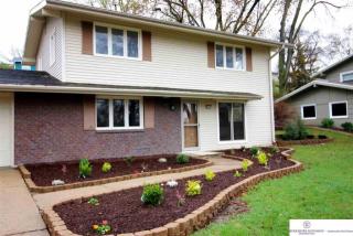8569 Larimore Ave, Omaha, NE 68134-3171
