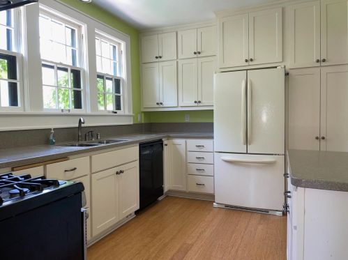 1130 Emilie St, Green Bay, WI 54301-3108