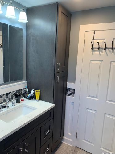 87-65 95th St, Jamaica NY  11421-2216 exterior