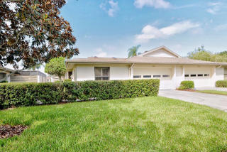 4540 Lake Vista Dr, Sarasota, FL 34233-5022
