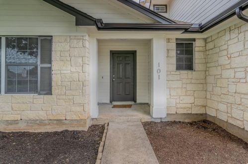 101 Azalea Dr, Georgetown TX  78626-4802 exterior