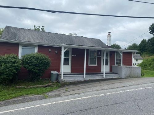 111 Western Ave, Marlborough NY  12542-5141 exterior