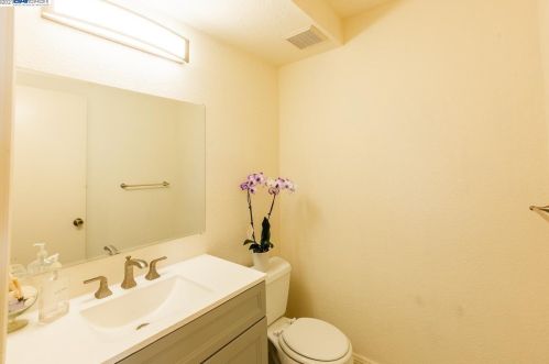 1408 Greenfield Cir, Pinole CA  94564-2136 exterior