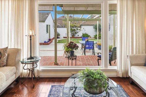 5436 Rosebay St, Long Beach CA  90808-3527 exterior