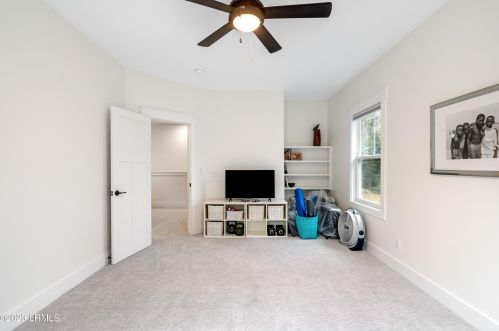 2 Faculty Dr, Beaufort SC  29907-2528 exterior