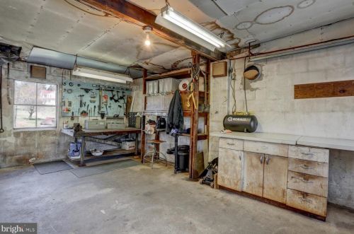 210 Hoernerstown Rd, Hummelstown PA  17036-9503 exterior