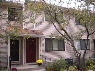 21 Lance Cir, Bridgeport, CT 06606-1051